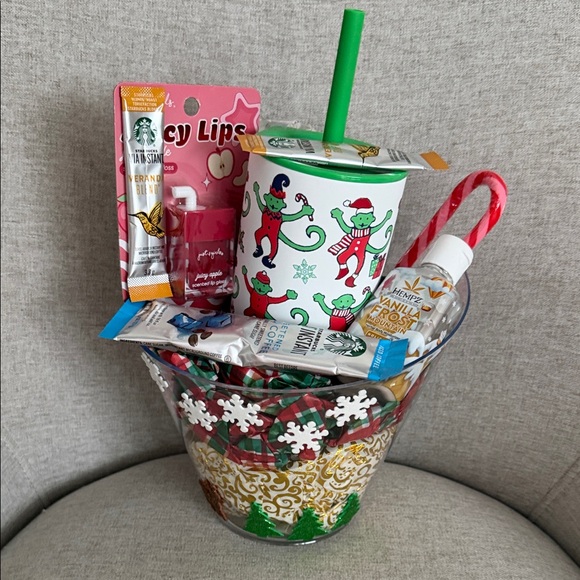 Festive Holiday Gift Basket with Green and Red Accents